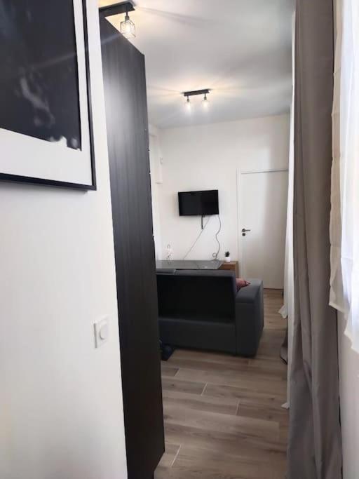 2 Piece Avec Terrasse Ensoleille Διαμέρισμα Suresnes Εξωτερικό φωτογραφία