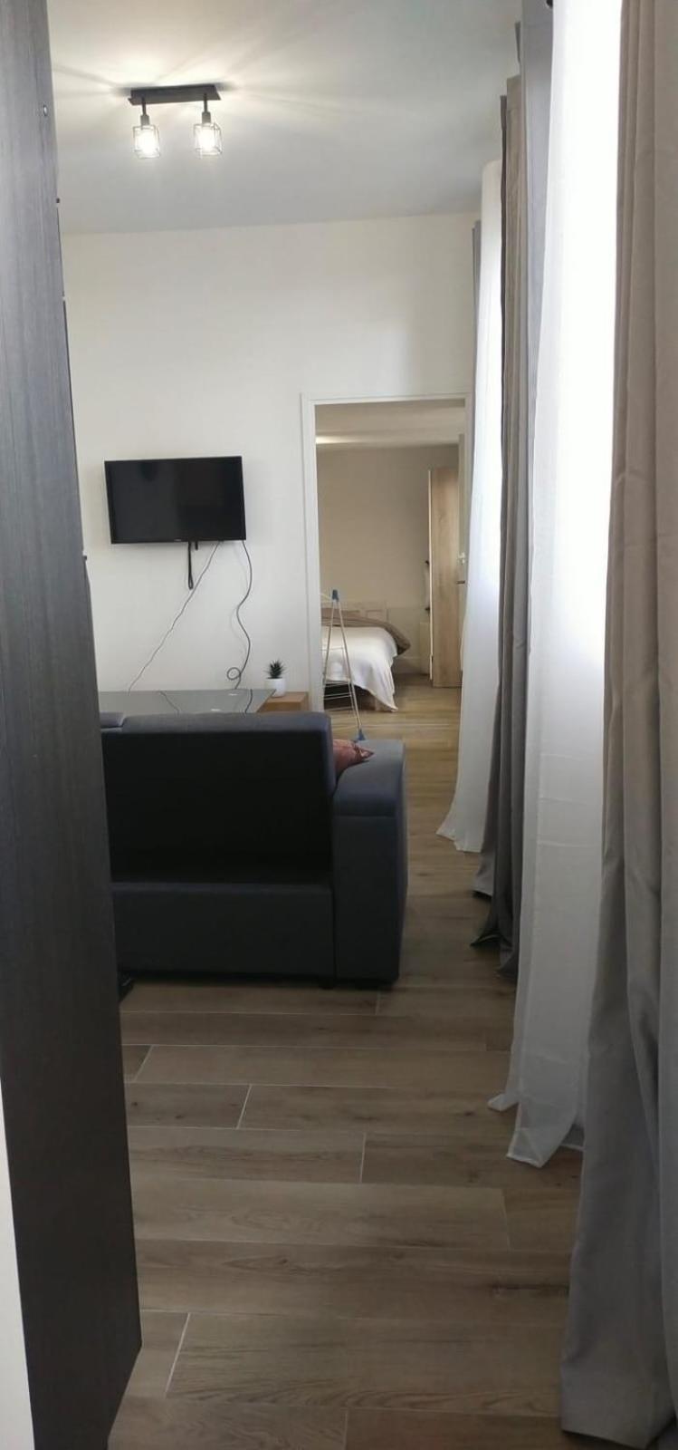 2 Piece Avec Terrasse Ensoleille Διαμέρισμα Suresnes Εξωτερικό φωτογραφία