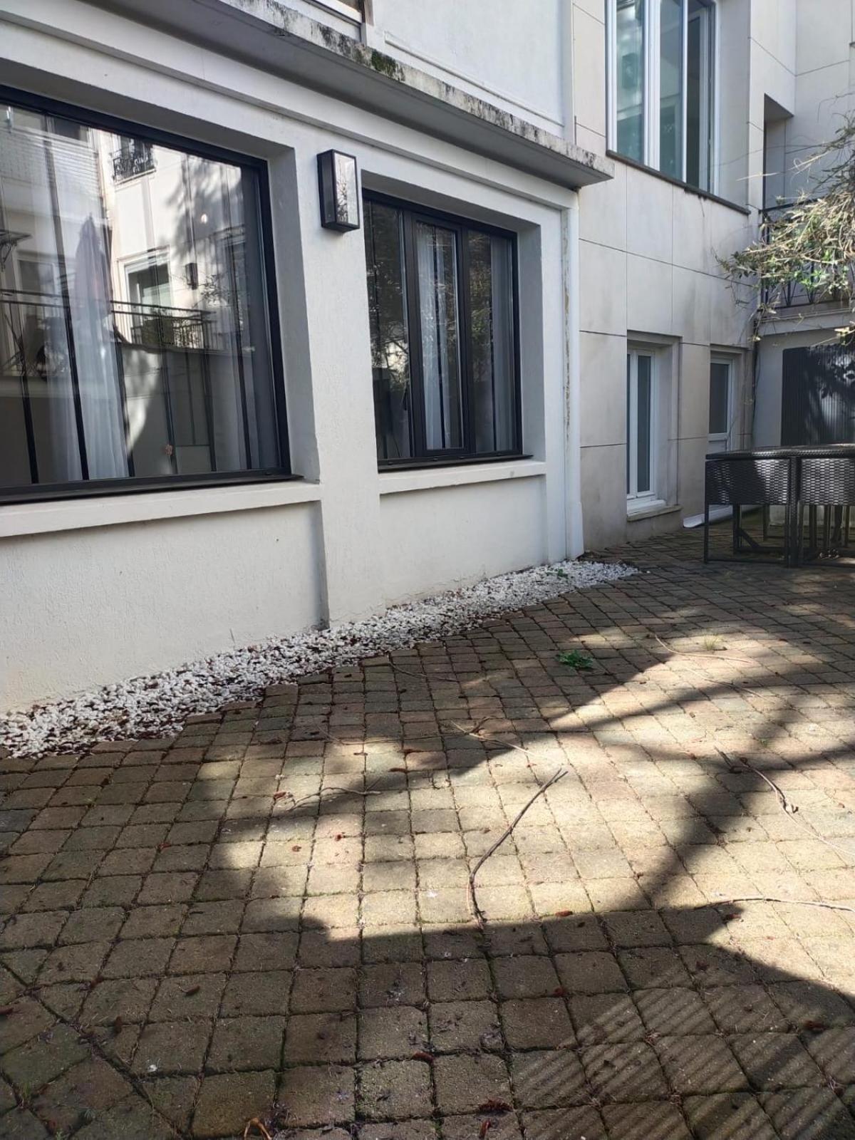 2 Piece Avec Terrasse Ensoleille Διαμέρισμα Suresnes Εξωτερικό φωτογραφία