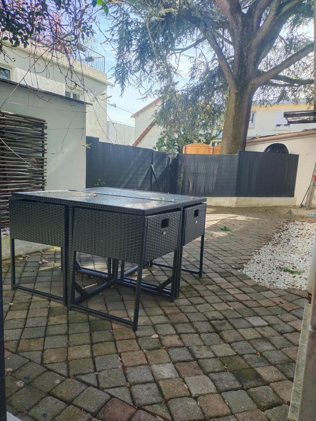 2 Piece Avec Terrasse Ensoleille Διαμέρισμα Suresnes Εξωτερικό φωτογραφία